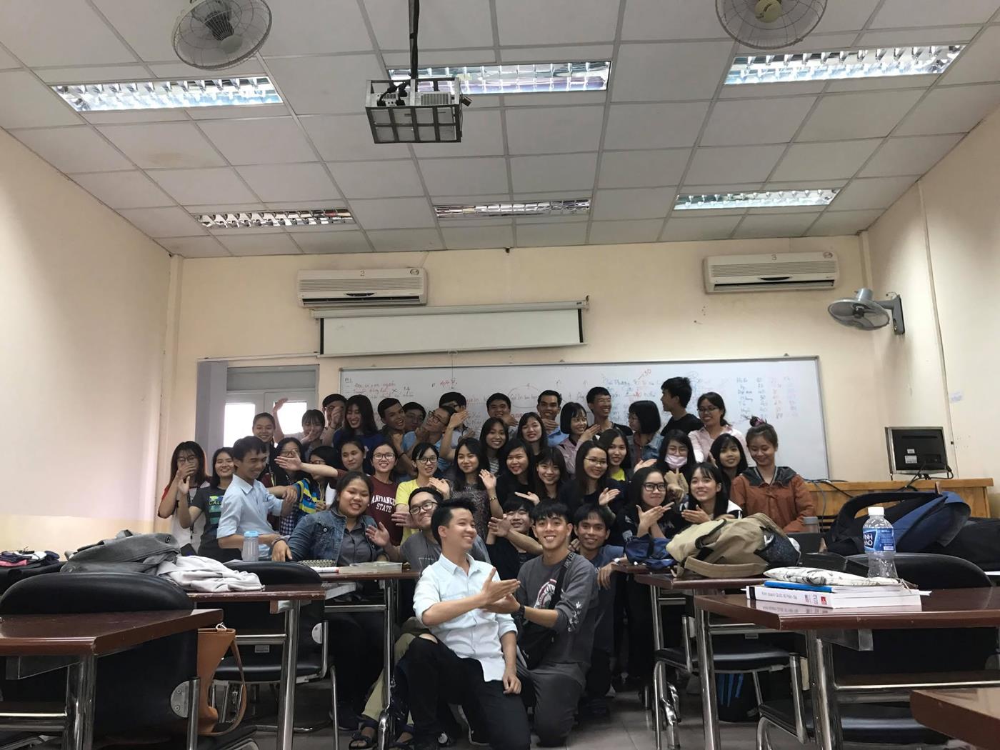 Thế Hệ Truyền Cảm Hứng - UEH Sài Gòn