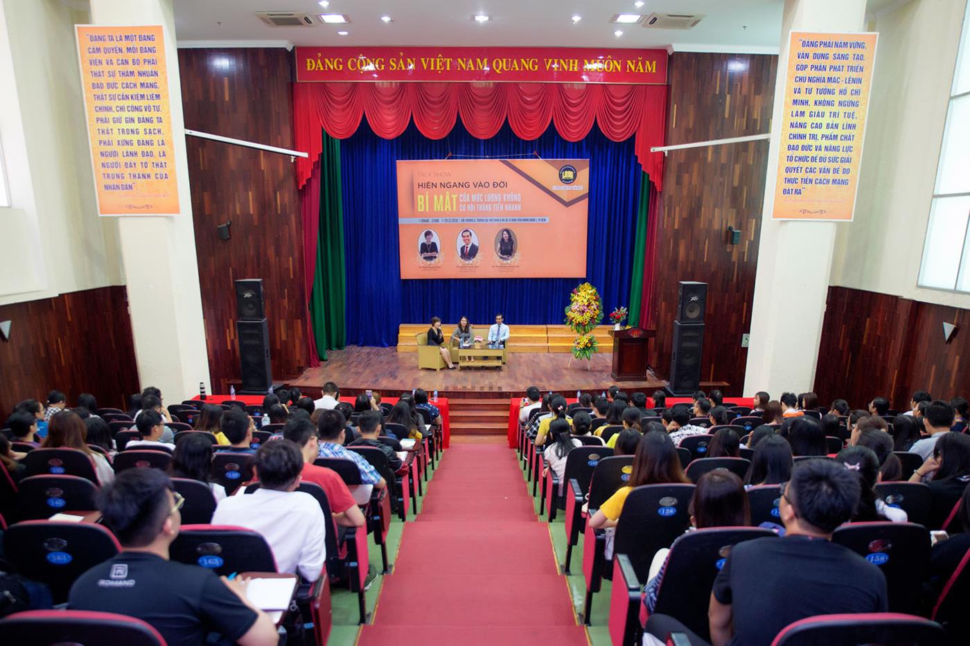 Hiên Ngang Vào Đời - ĐH Xã Hội Nhân Văn - Sài Gòn