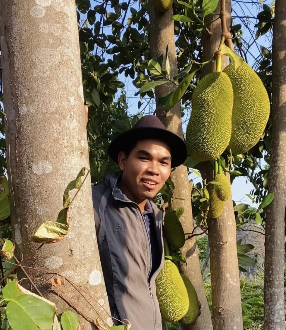 Quý Biết Bao, Hạt Giống Quê Hương