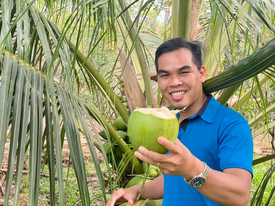 Ta Có Đang Tự Dối Lòng