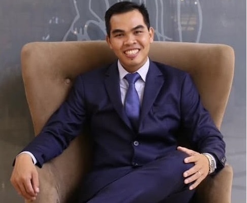 Nghiêm Khắc Trong Yêu Thương